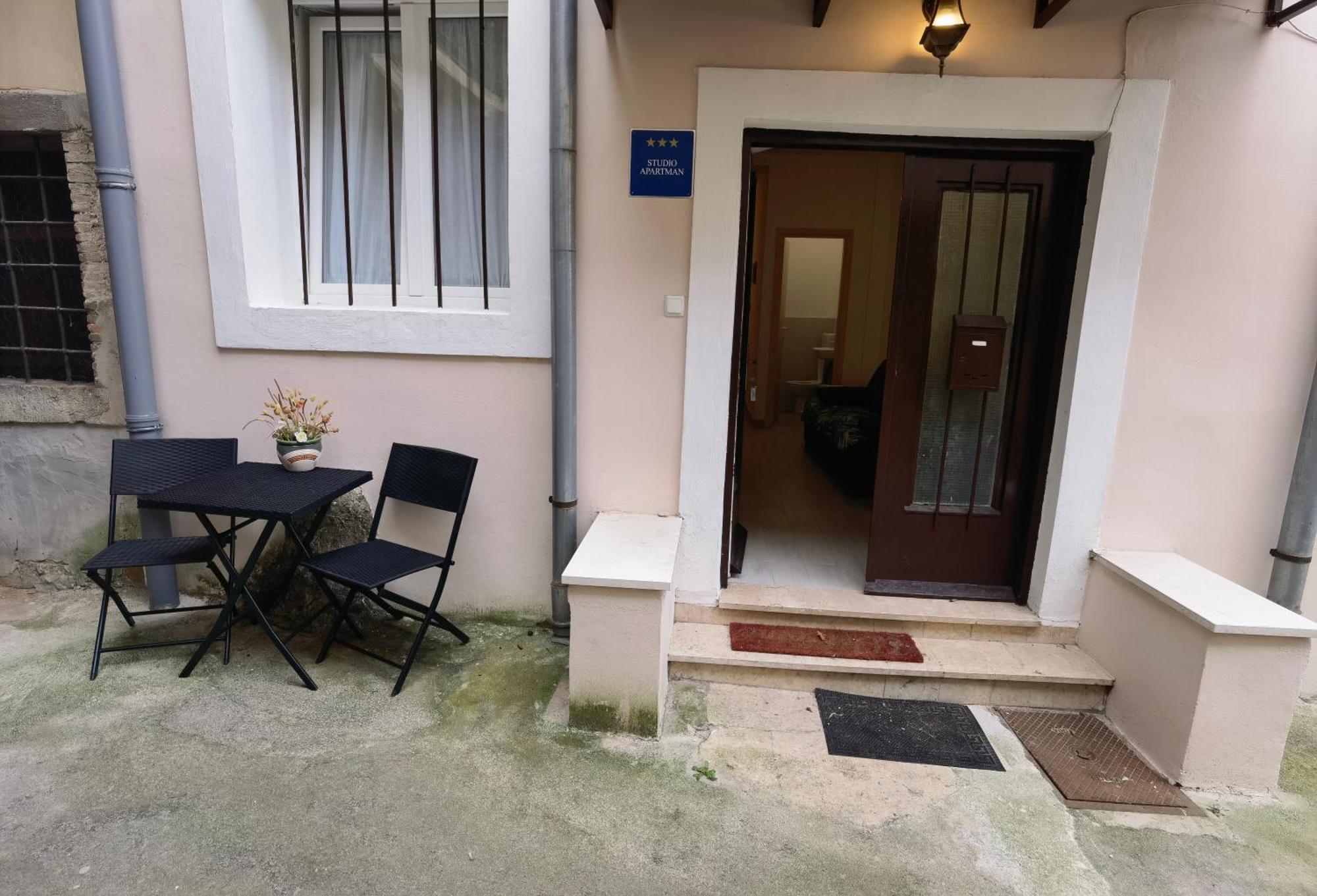 Apartment Zlatko , Ten Steps To The Sea Опатия Экстерьер фото